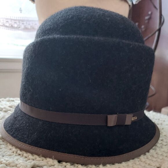 Black/Gray Saks 5th Avenue Wool Hat Size OS/TU S/M - Picture 1 of 12